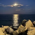 Апартаменты Beachfront