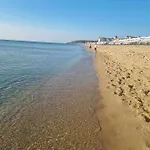 Beachfront Обзор