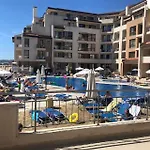 Beachfront Апартаменты Обзор